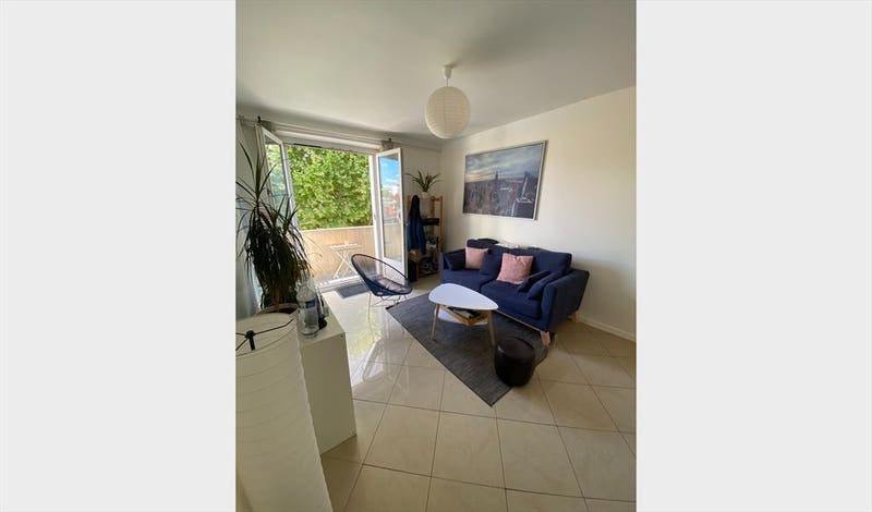 Chambre en Coloc avec balcon privé- 2 min RER E Photo principale