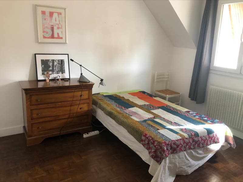 Chambre à louer dans pavillon, Clamart Photo principale
