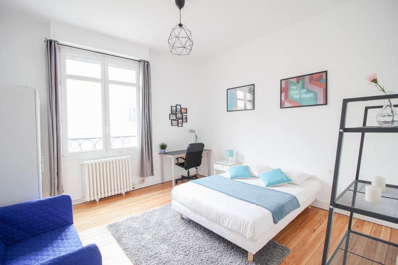 Grande chambre lumineuse – 16m² - BO9 Photo principale