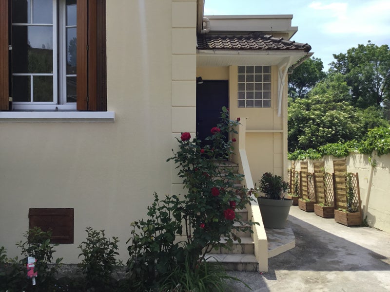 Photo 1: Avant de la maison