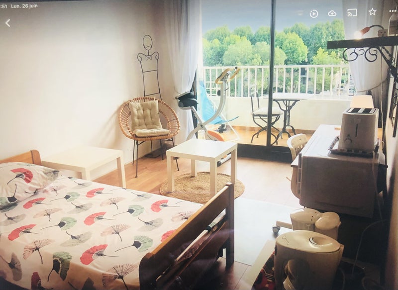 Photo 1: Grande chambre 28m2 avec balcon privé aménagé 