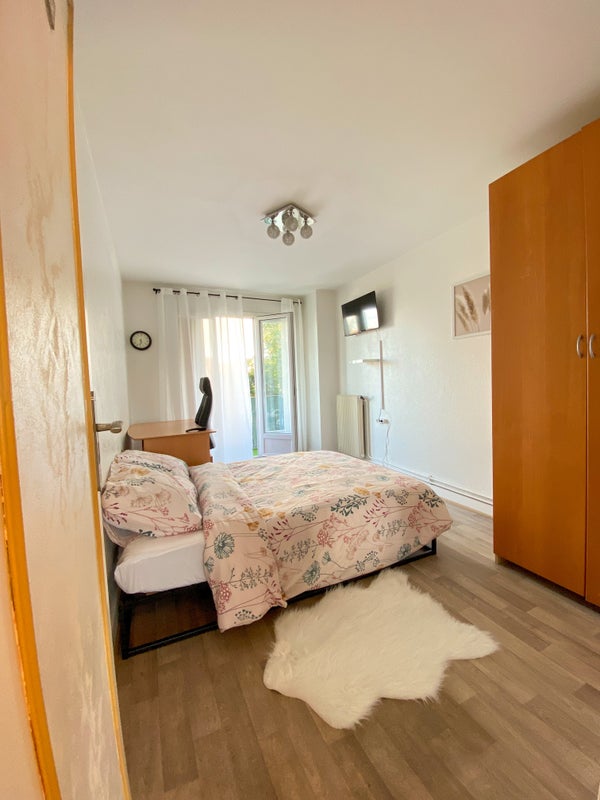 Photo 1: Chambre de 12m2