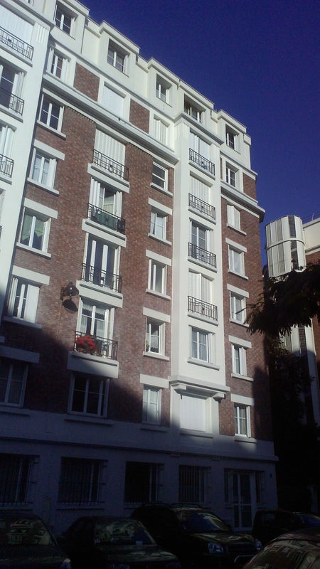 Photo 1: Extérieur (la fenêtre de la chambre 3 à l'angle de l'avant dernier étage)