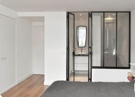 Photo 1: Chambre avec salle d'eau privative