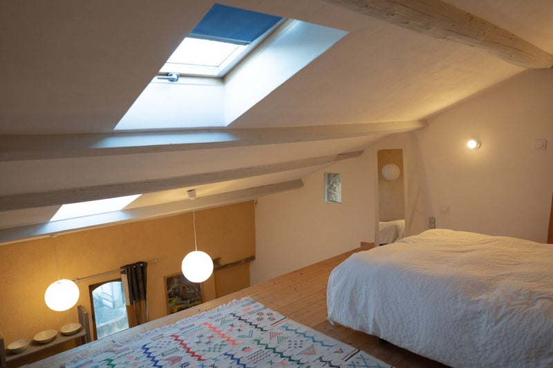 Photo 1: couchage sur mezzanine