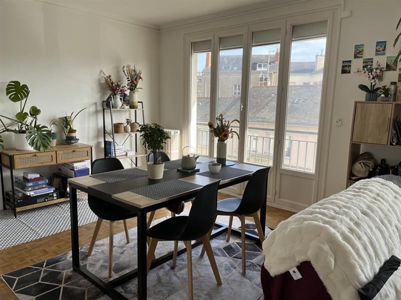 Photo 1: Salon-séjour 30m²