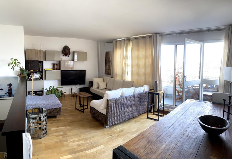 Photo 1: salon accès térrasse