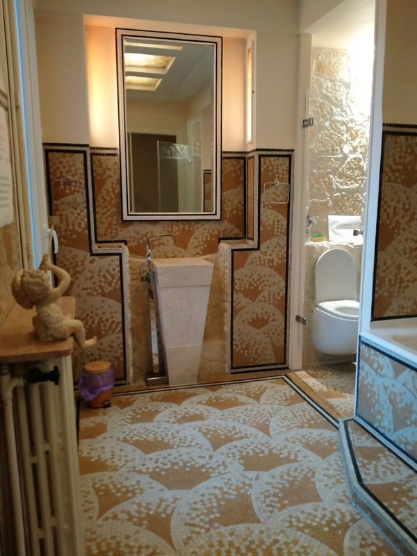 Photo 1: Salle de bain privative 