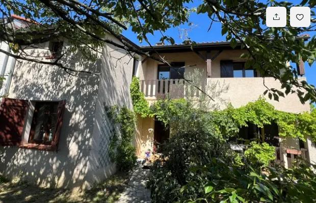 Photo 1: Vue de la rue Marcel Pagnol: Cérisier et vigne