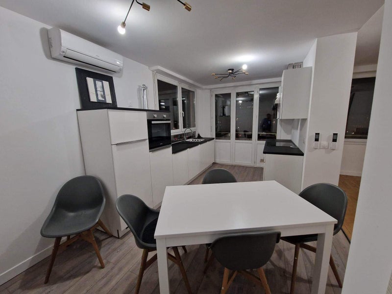 Photo 1: cuisine ouverte 