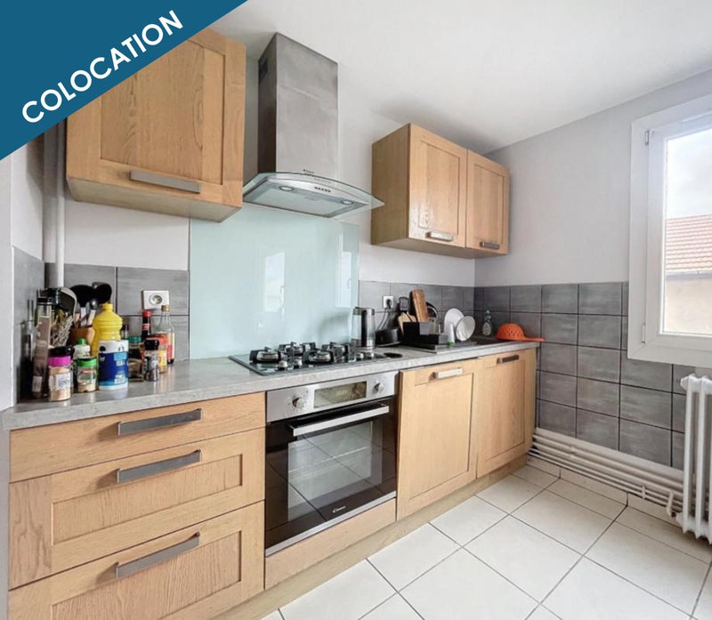 Photo 1: Cuisine équipée