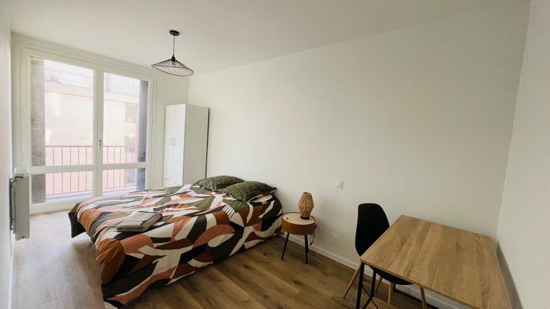 Photo 1: Chambre 14 m² meublée avec accès  balcon
