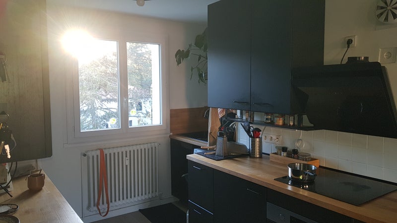 Photo 1: Cuisine complète rénovée récemment