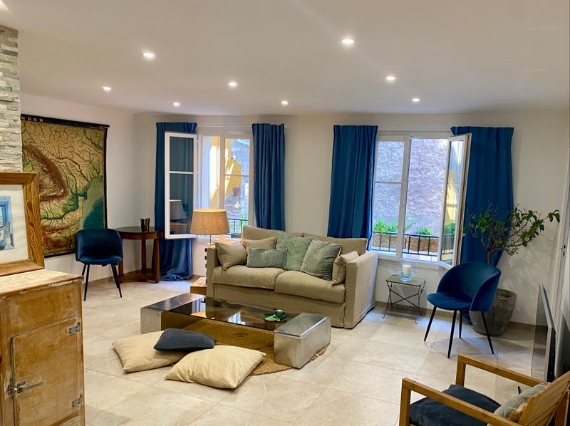 Photo 1: Salon commun