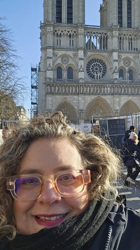 Photo 1: Devant Notre Dame 