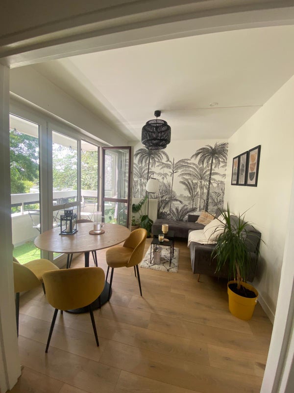 Photo 1: Coin salon et repas