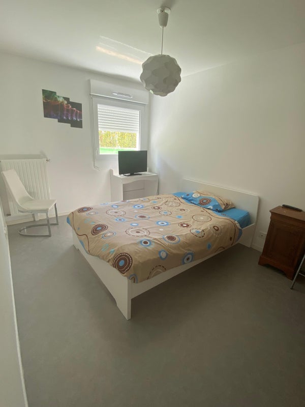 Photo 1: 2eme chambre dispo