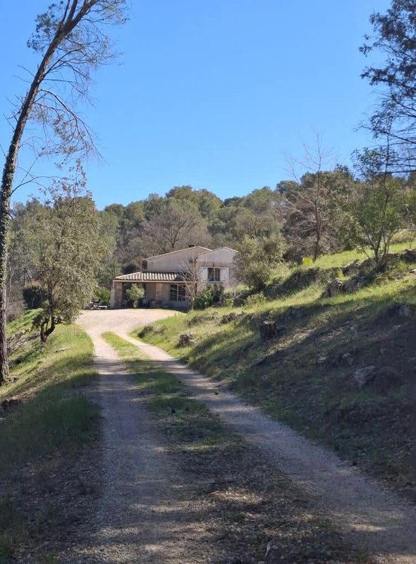 Photo 1: Arrivée sur la propriété 