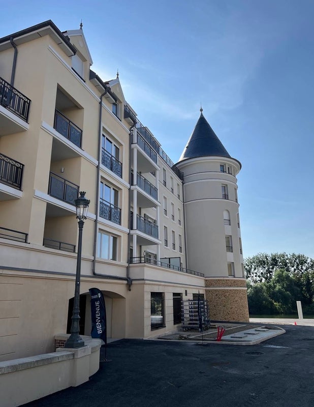 Photo 1: Appartement