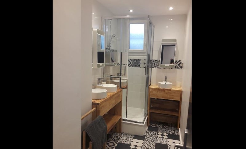 Photo 1: Salle de bains