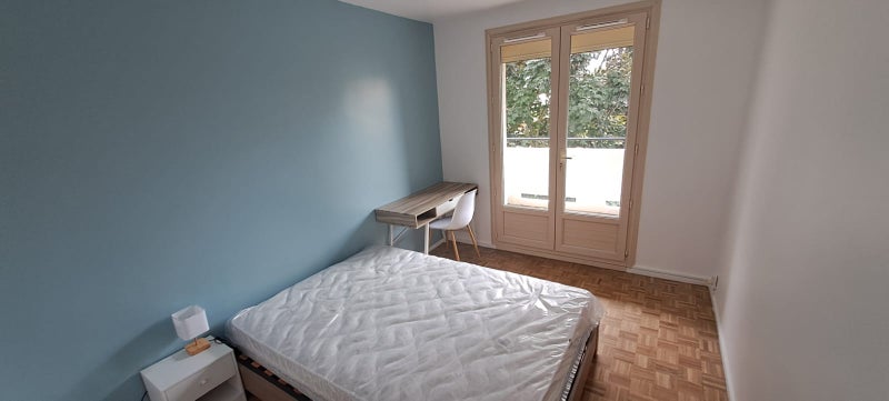 Photo 1: Chambre (avec balcon) disponible dès à présent 