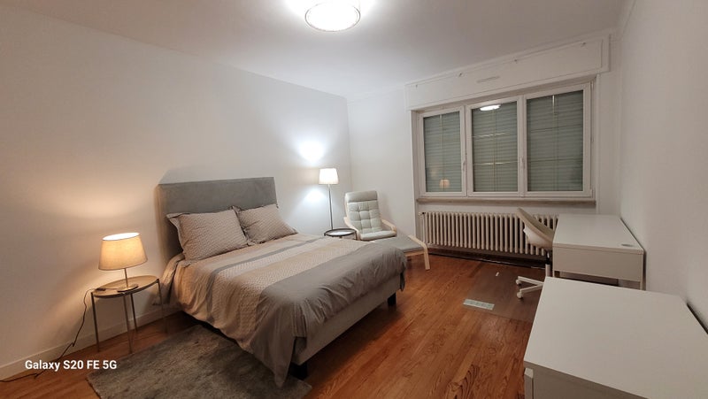Photo 1: Chambre meublée