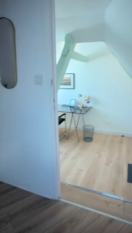 Photo 1: Bureau de la chambre de 18 m2