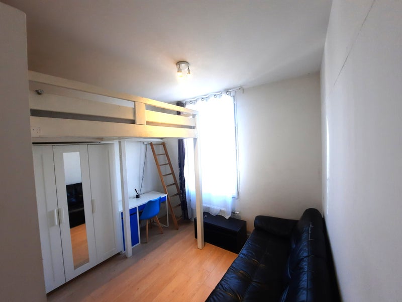 Photo 1: Chambre dispo