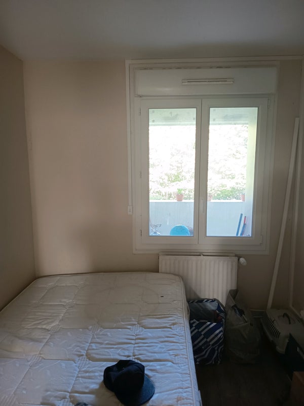 Photo 1: Chambre pour l'instant non décoré