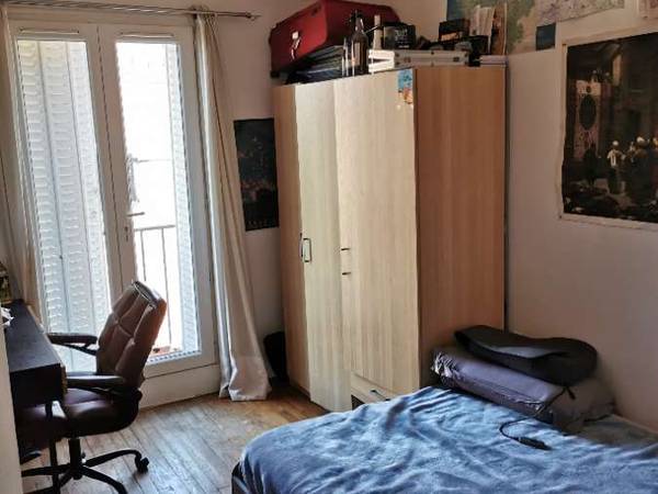 Photo 1: Entrée chambre