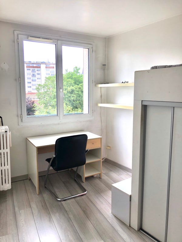 Photo 1: chambre meublée