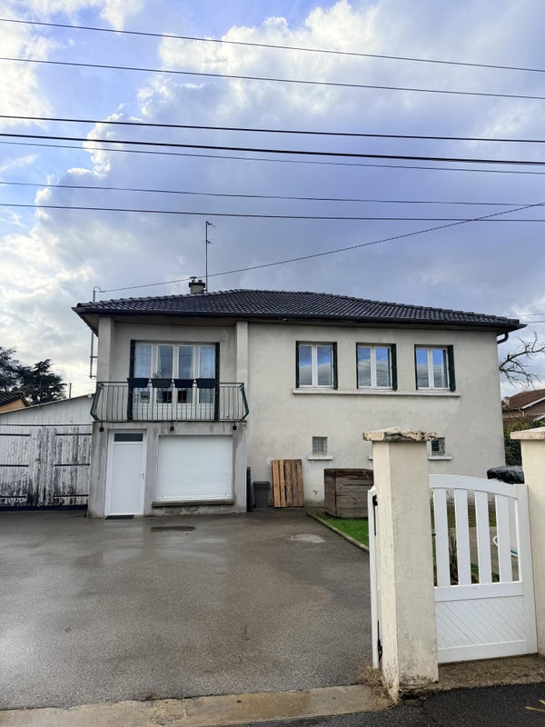 Photo 1: Aile de maison entree indépendante