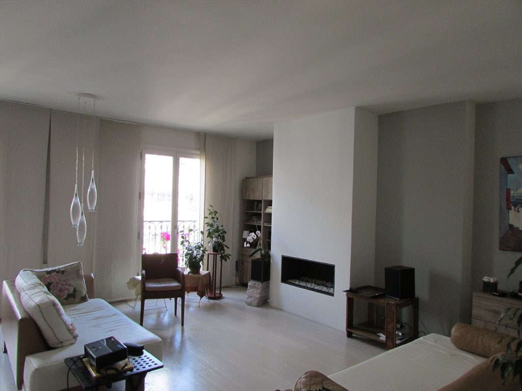 Room in a moderne flat Photo principale