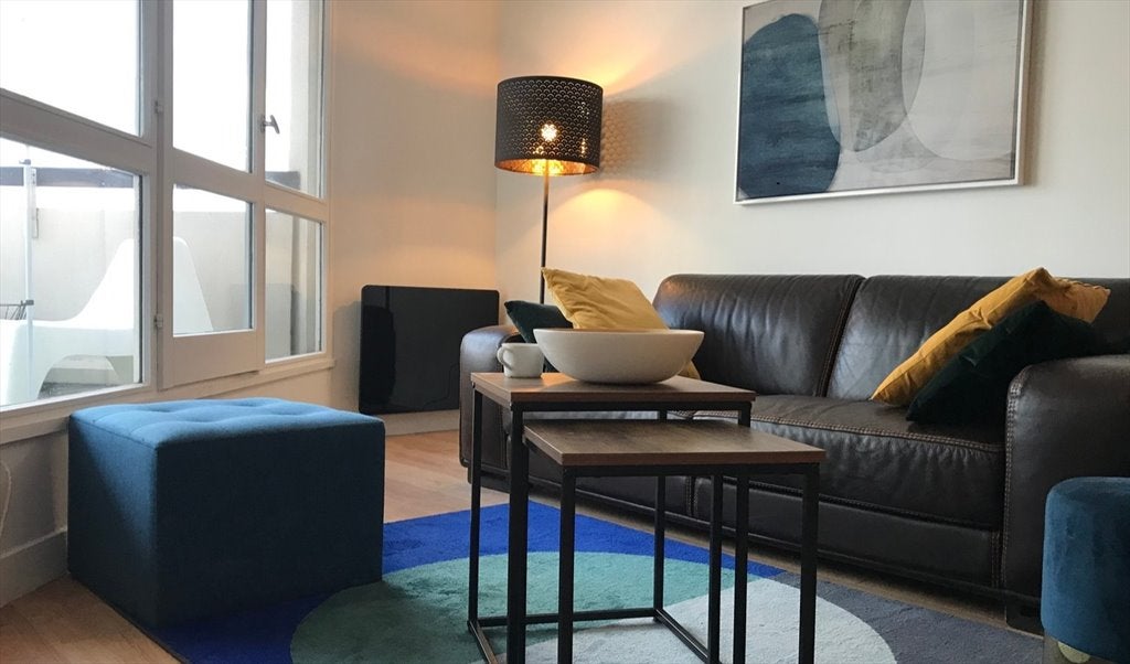 Chambre avec salle d'eau privative - Beaux volumes Photo principale