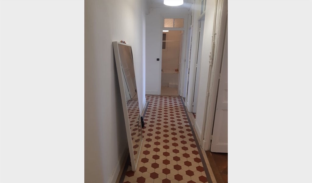 Libération  assistante de langues Photo principale