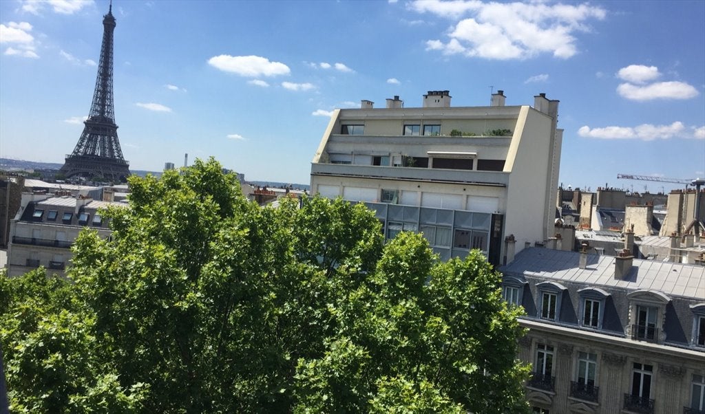 Studette indépendante  proche Champs Elysées Photo principale