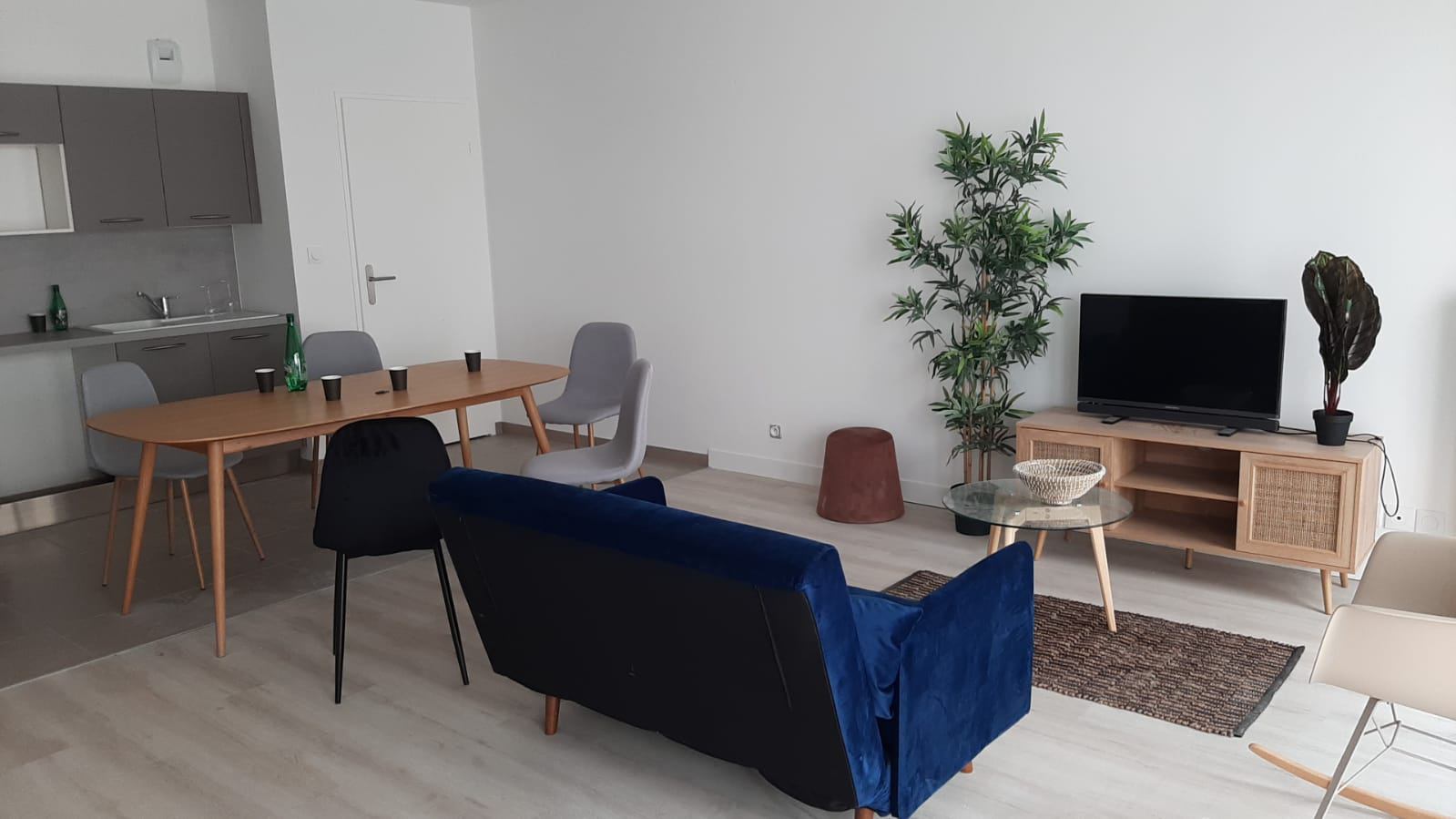 Trois Chambres MeubléEs Dans Grand Appartement Photo principale