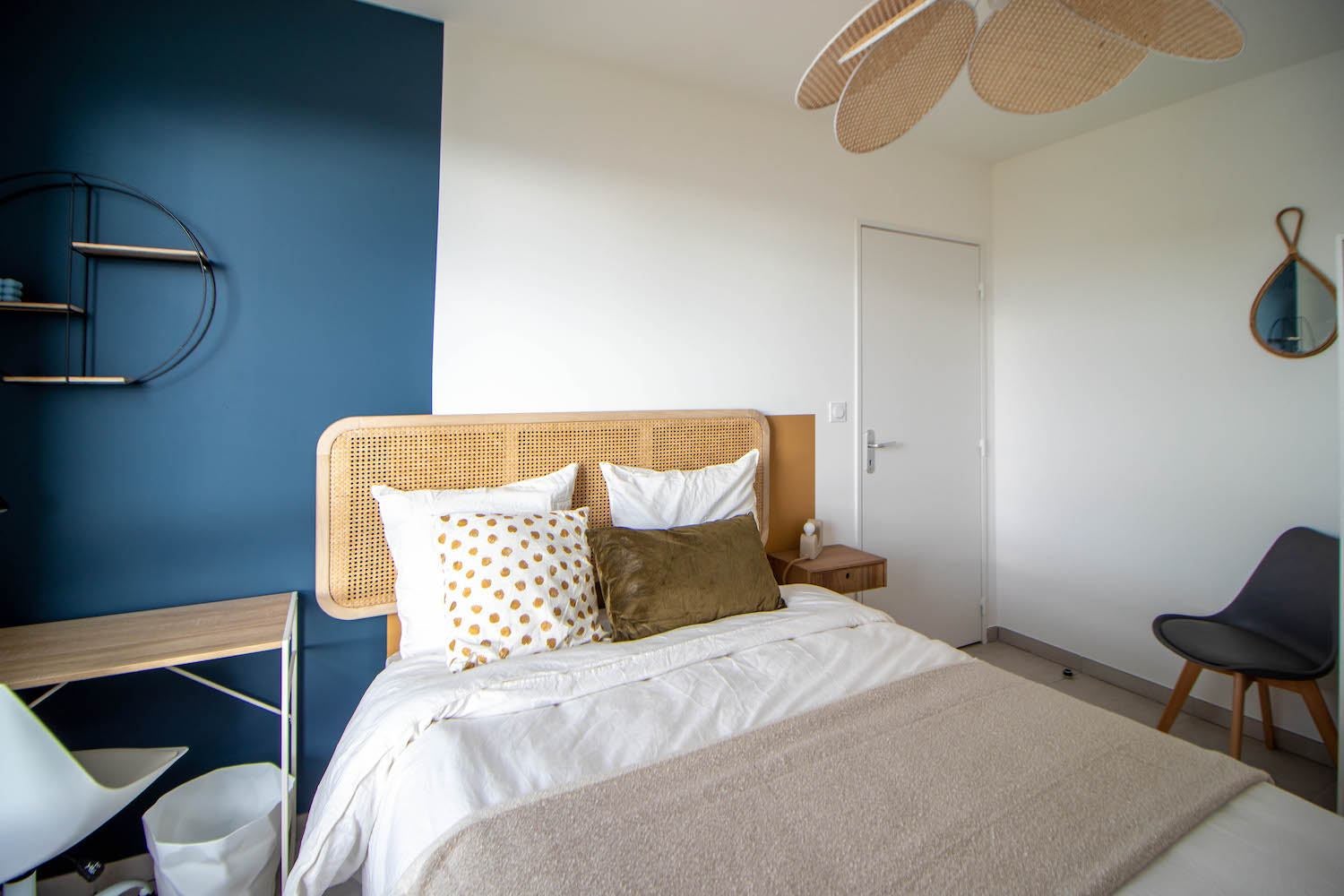 Chambre atypique de 10 m² à louer près de Lyon Photo principale