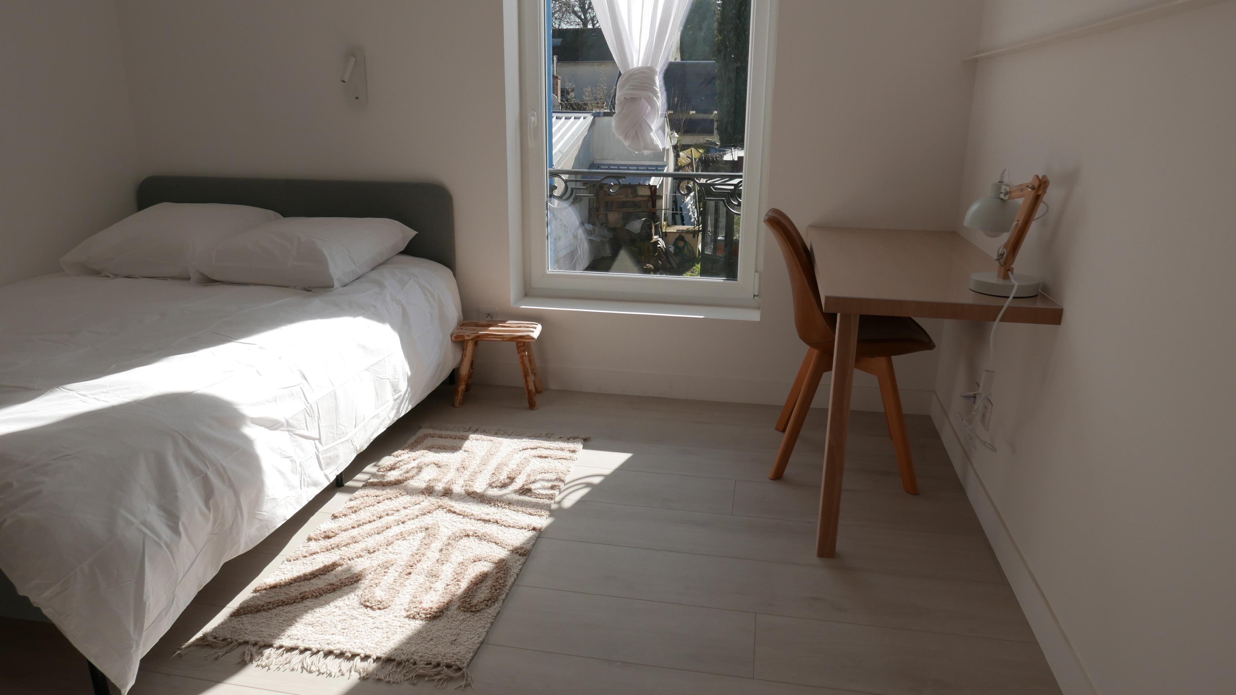 Chambre SDB et WC privés dans maison avec terrasse Photo principale