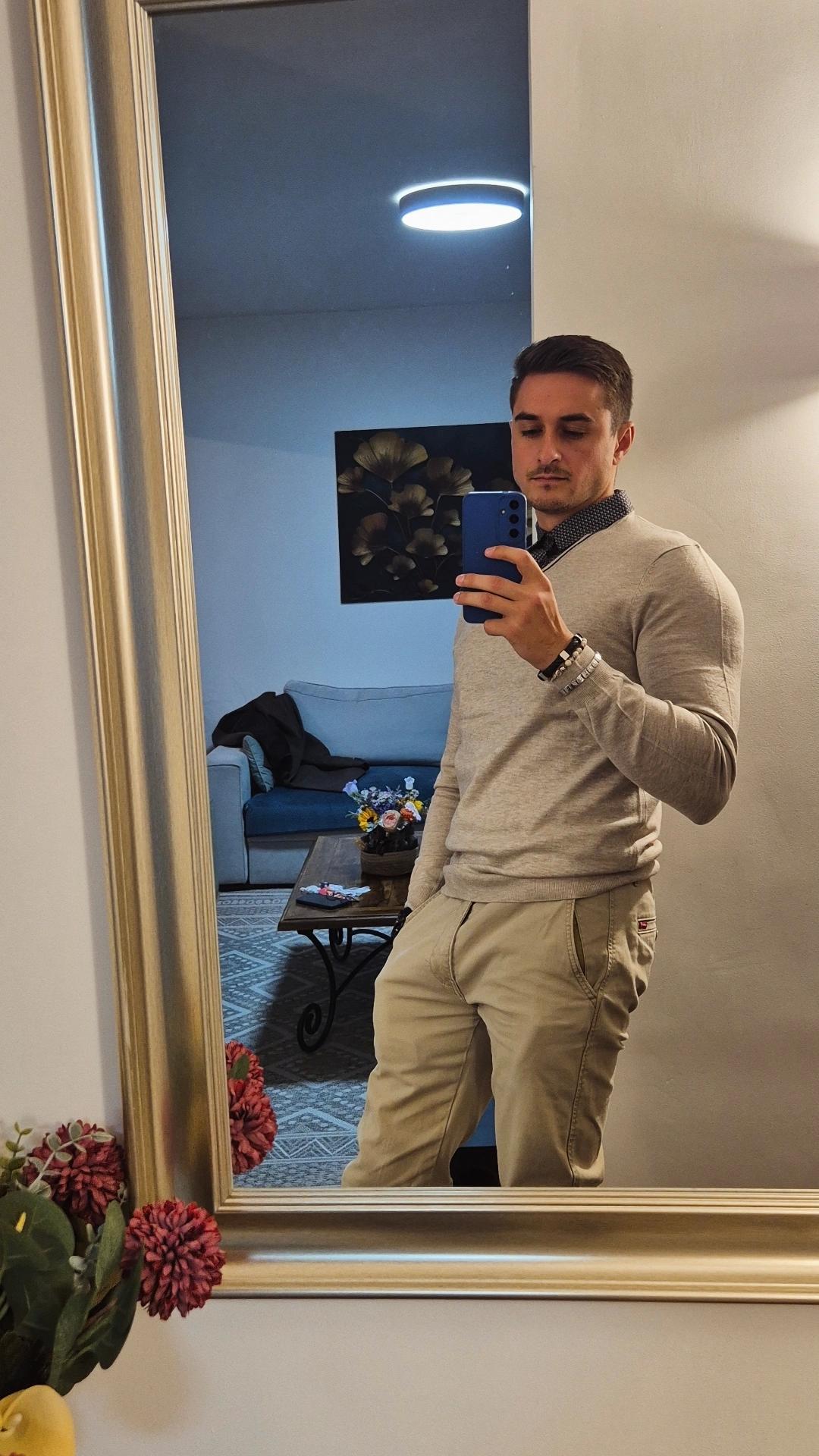 Homme Professionnel cherche une chambre Photo principale