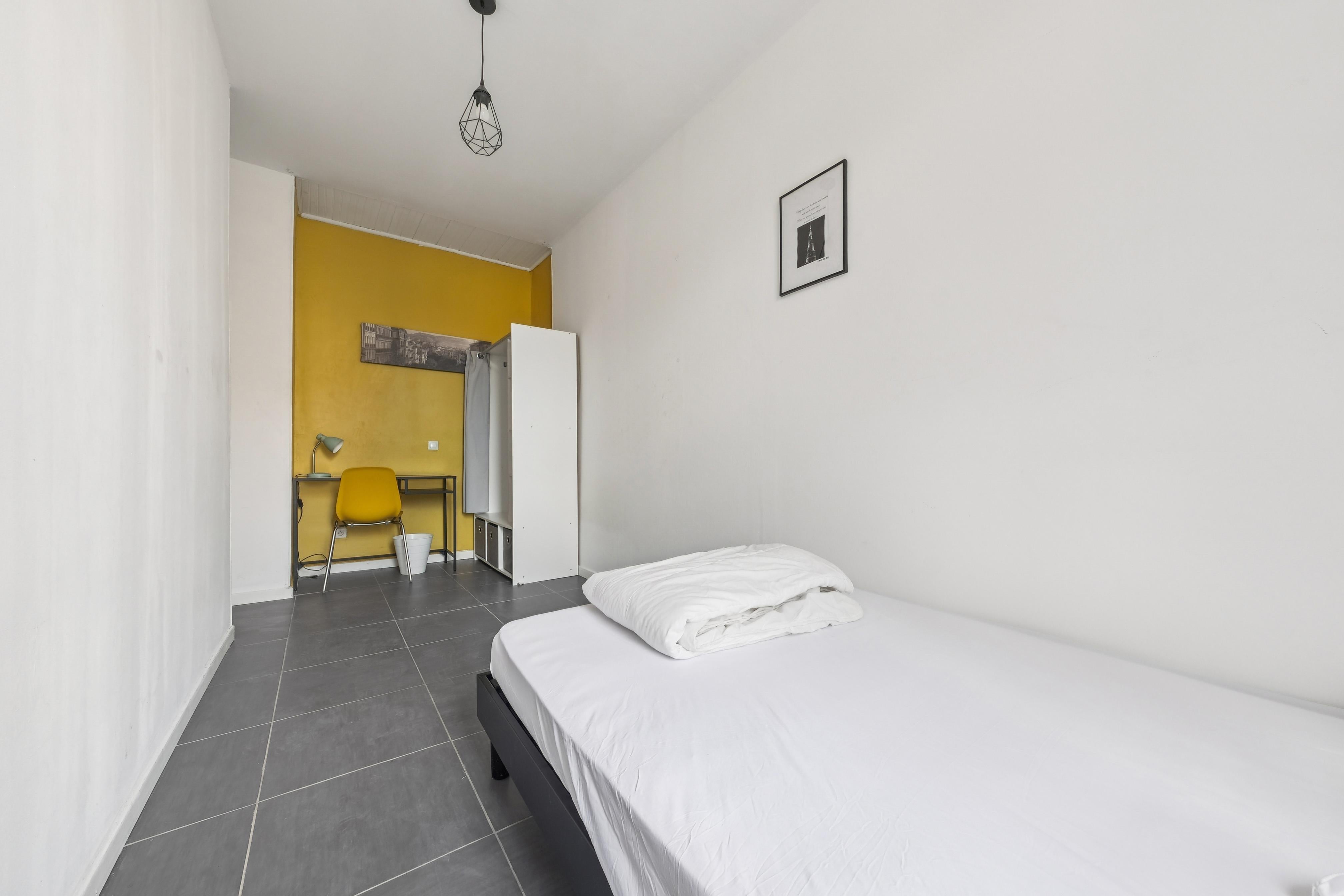 Belle chambre à 6 min à pied du métro Désiré Clary Photo principale