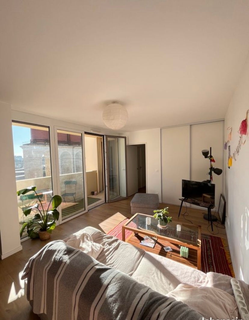 Chambre Libre dans colocation meublée  Photo principale