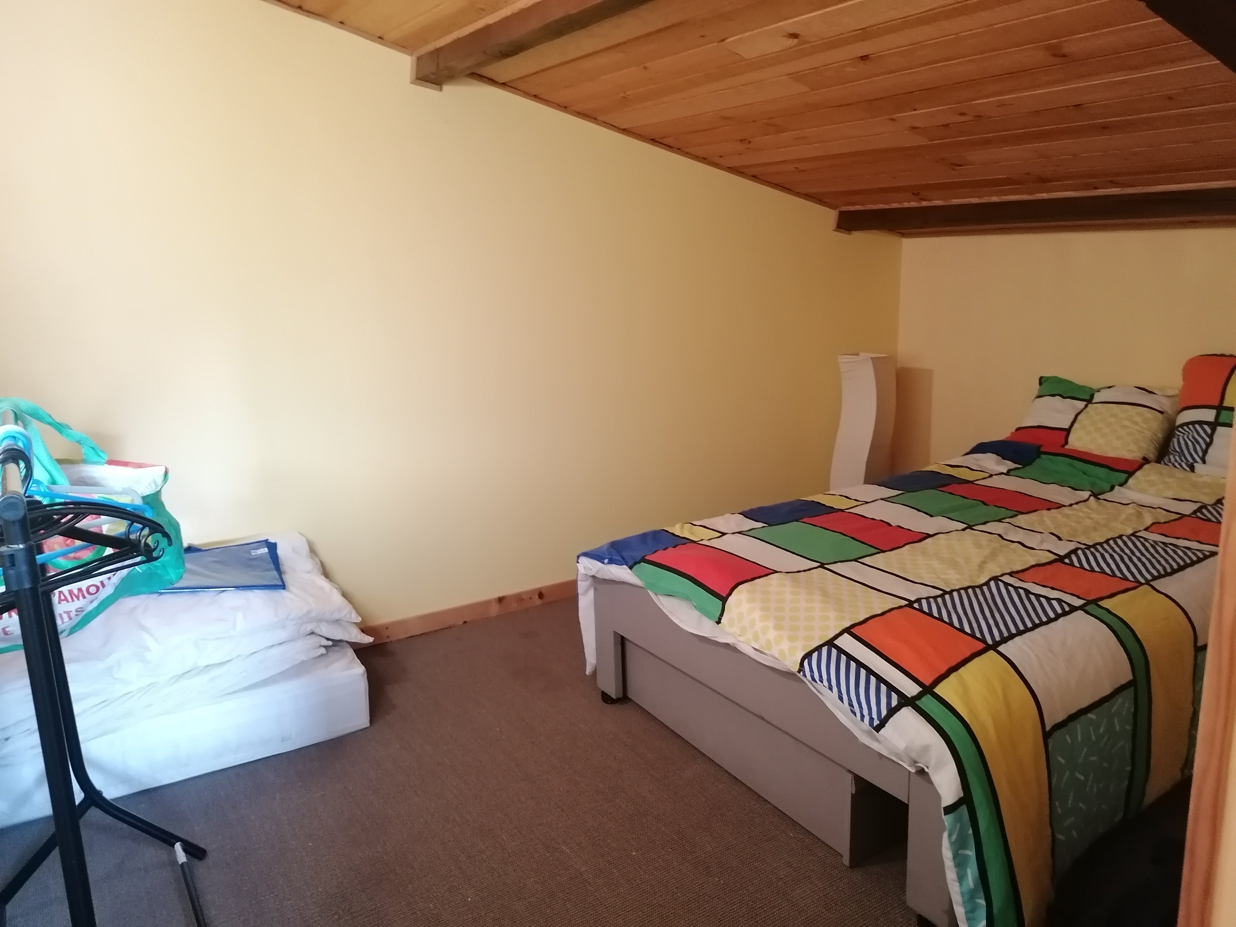 Chambre bureau et salle de bain à louer à chassieu Photo principale