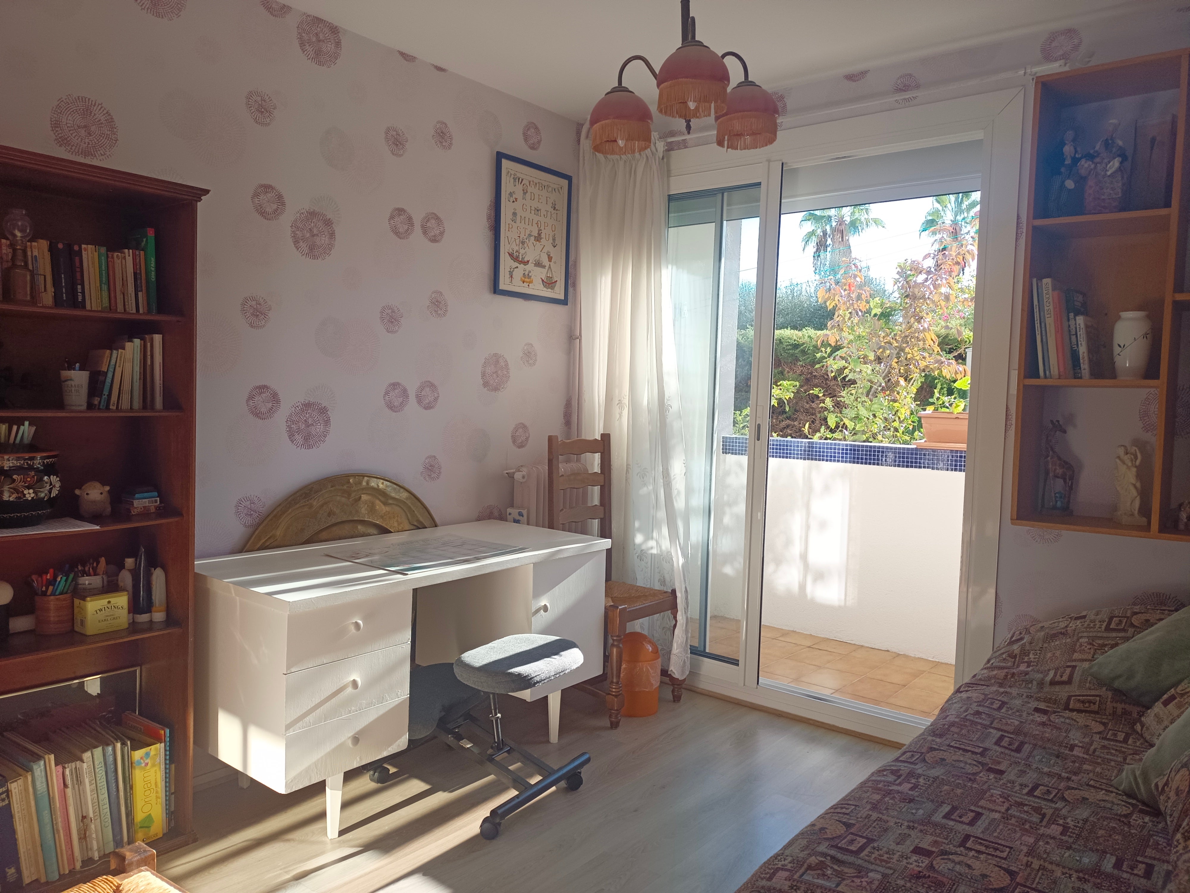 Chambre simple meublée  Photo principale