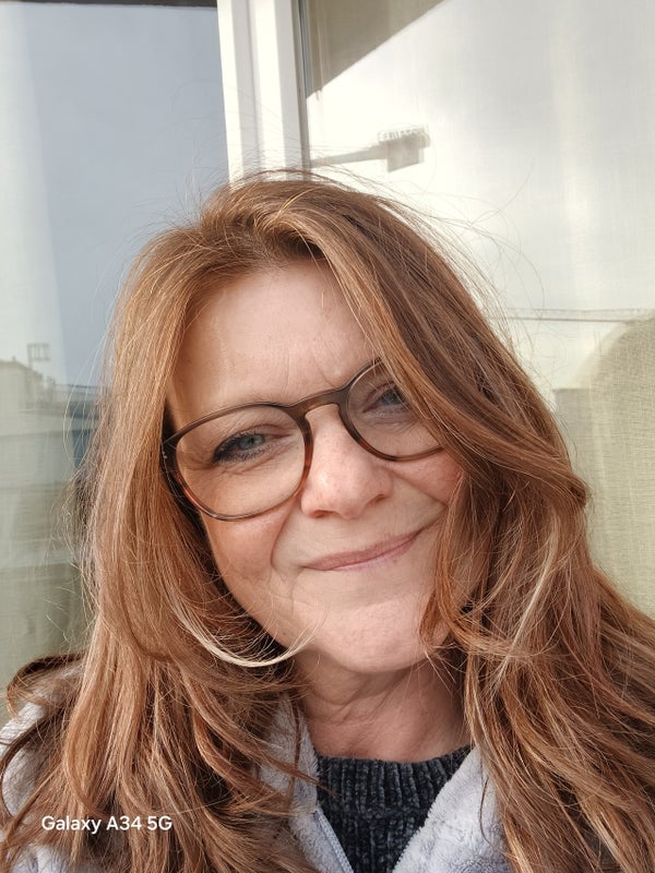 Femme Professionnelle cherche une chambre double. Photo principale