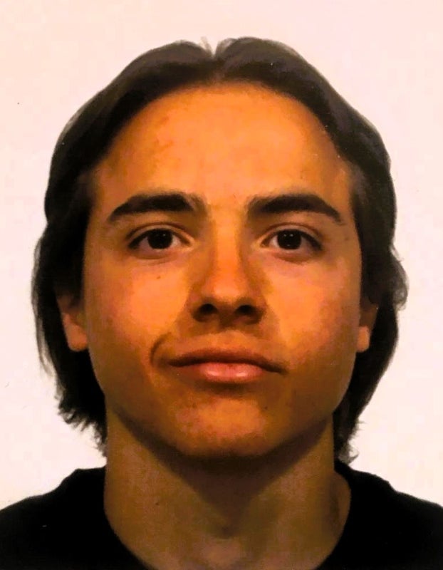 Je suis un étudiant âgé de 23. Je suis à ... Photo principale