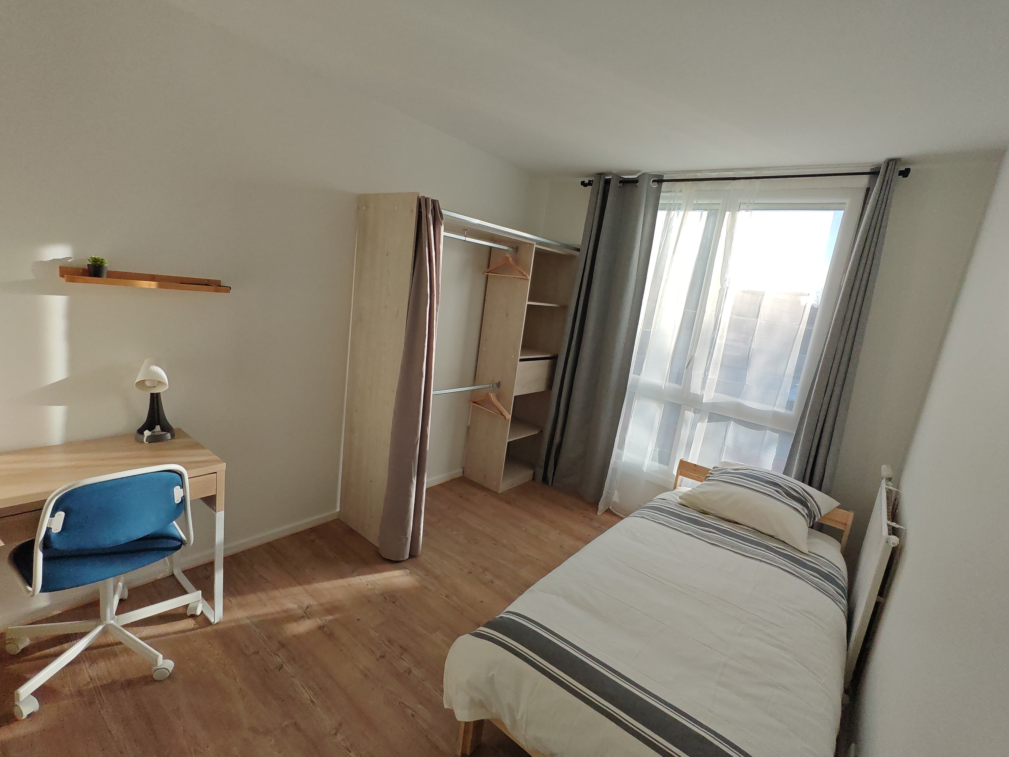**Chambre meublée en colocation - Lognes (RER A)** Photo principale