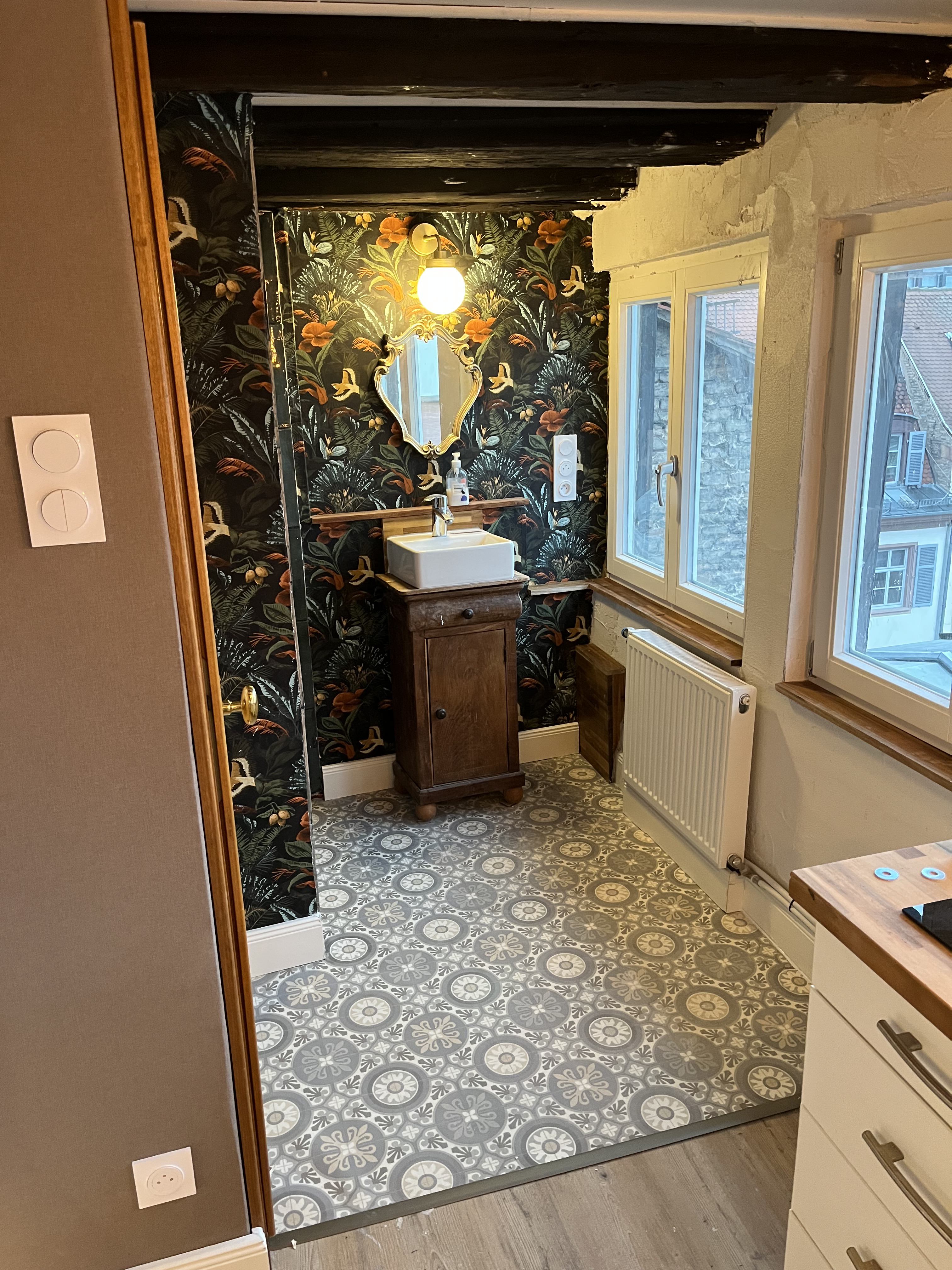 Charmant appartement 2 pièces au 5e étage – Vue  Photo principale