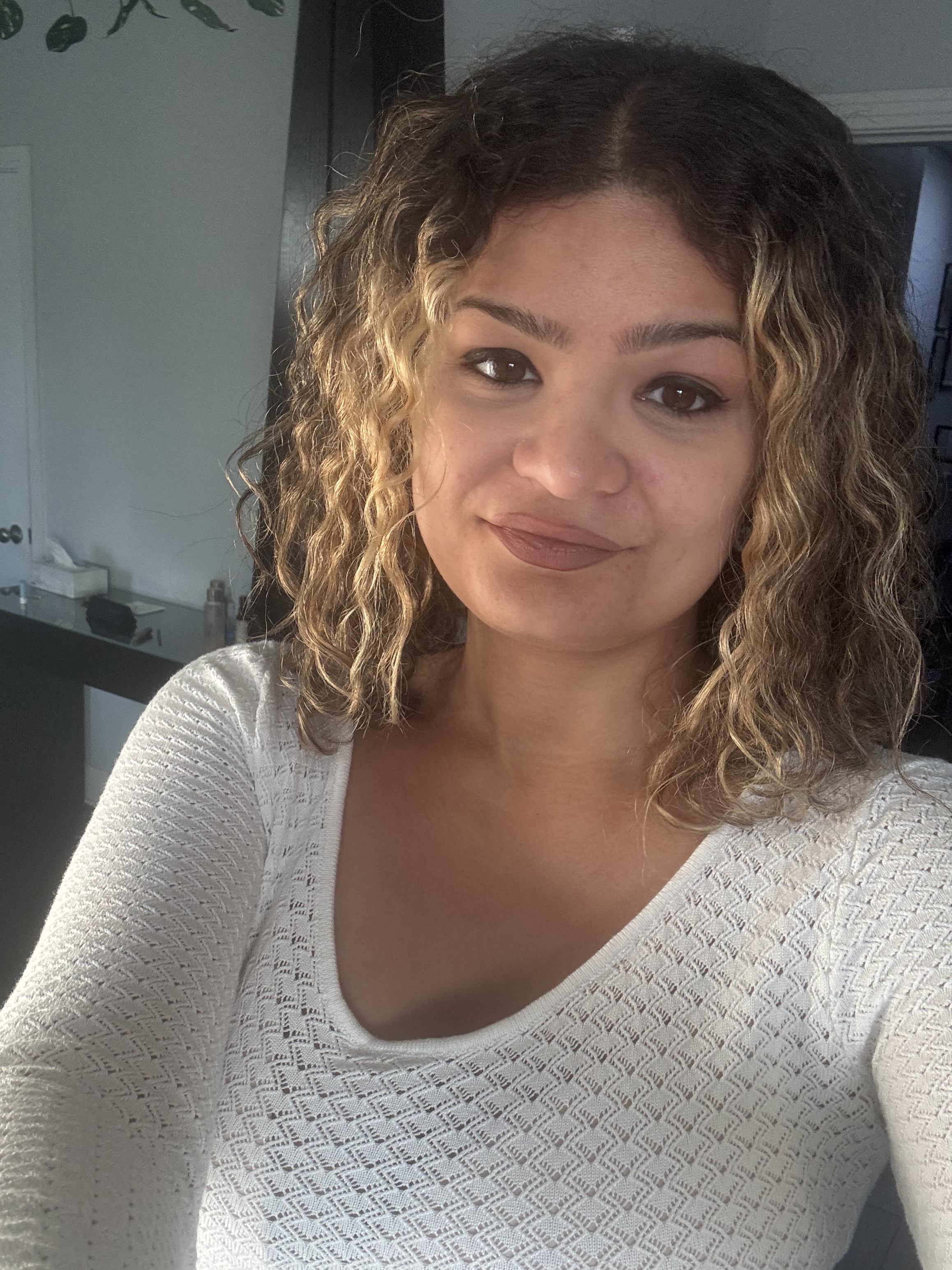 Femme Professionnelle cherche une chambre simple ou double Photo principale