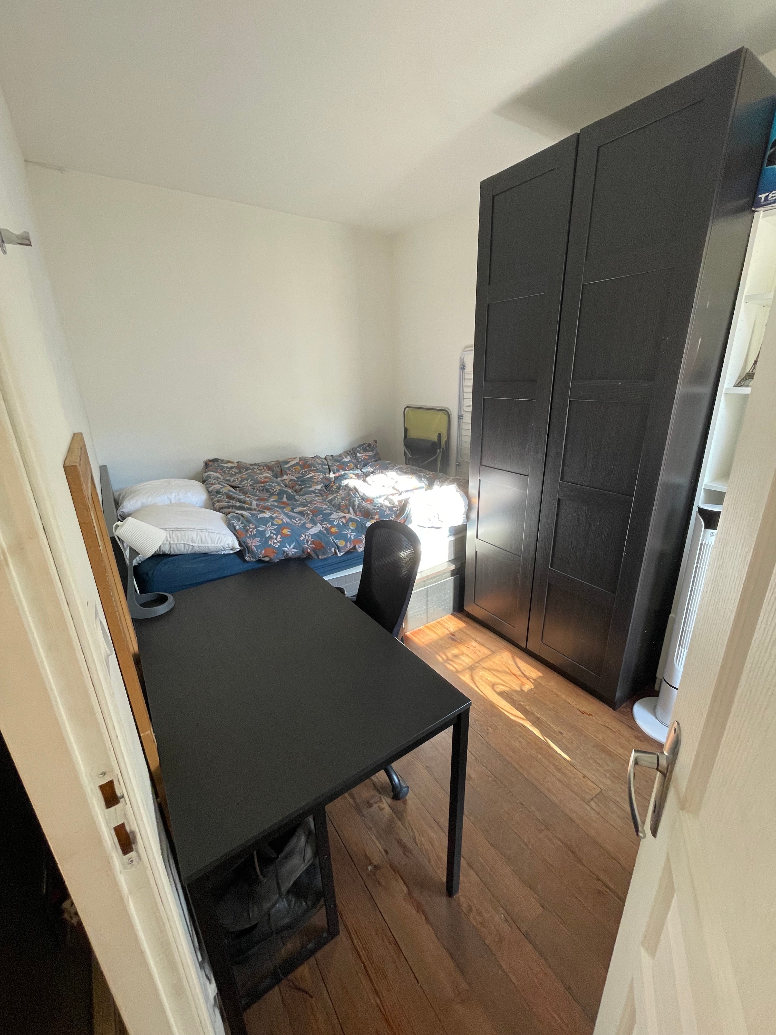 Disponible à Paris 14 Eme Chambre MeubléE à Louer Photo principale